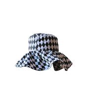 Load image into Gallery viewer, Hat - Circle (Ruffled) - Black & White - Alternate Diamond Checkered